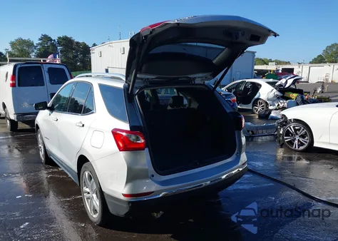 2019 Chevrolet Equinox Premier z USA, uszkodzony, nr VIN 2GNAXXEV3K6104786